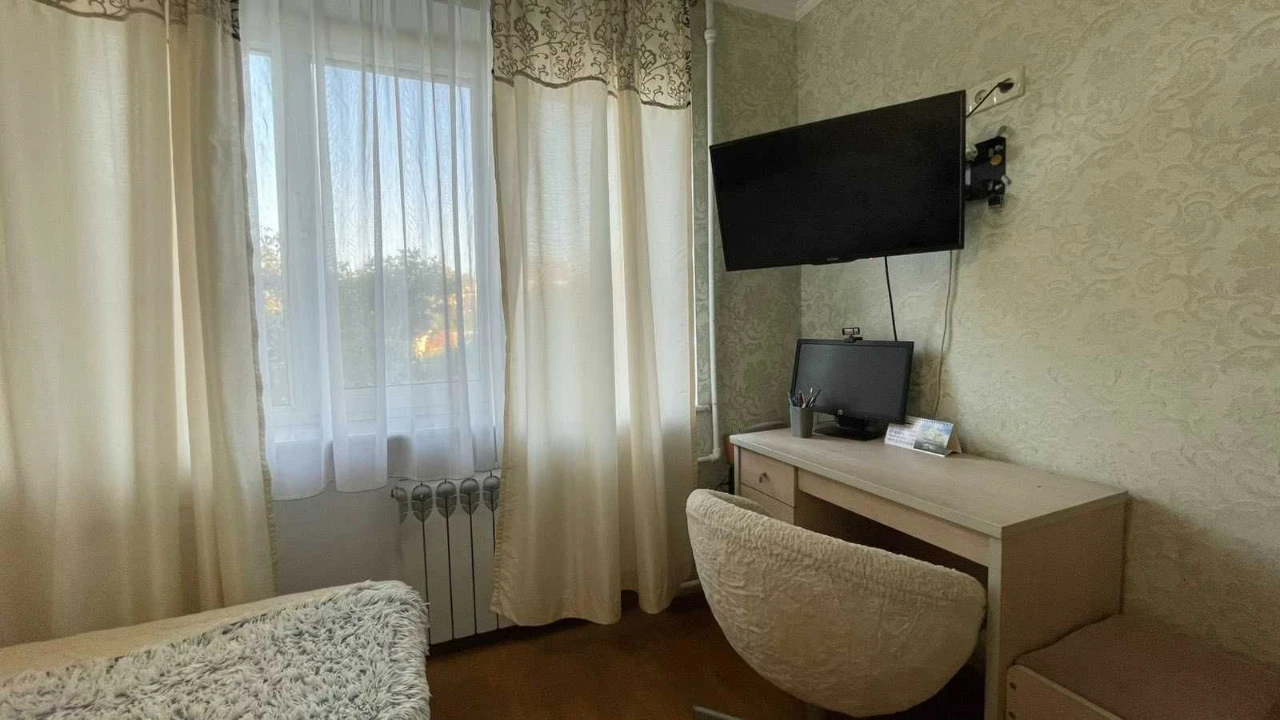 Продам 3к. квартиру на вул. Докова / Великий Фонтан / 5ст. В