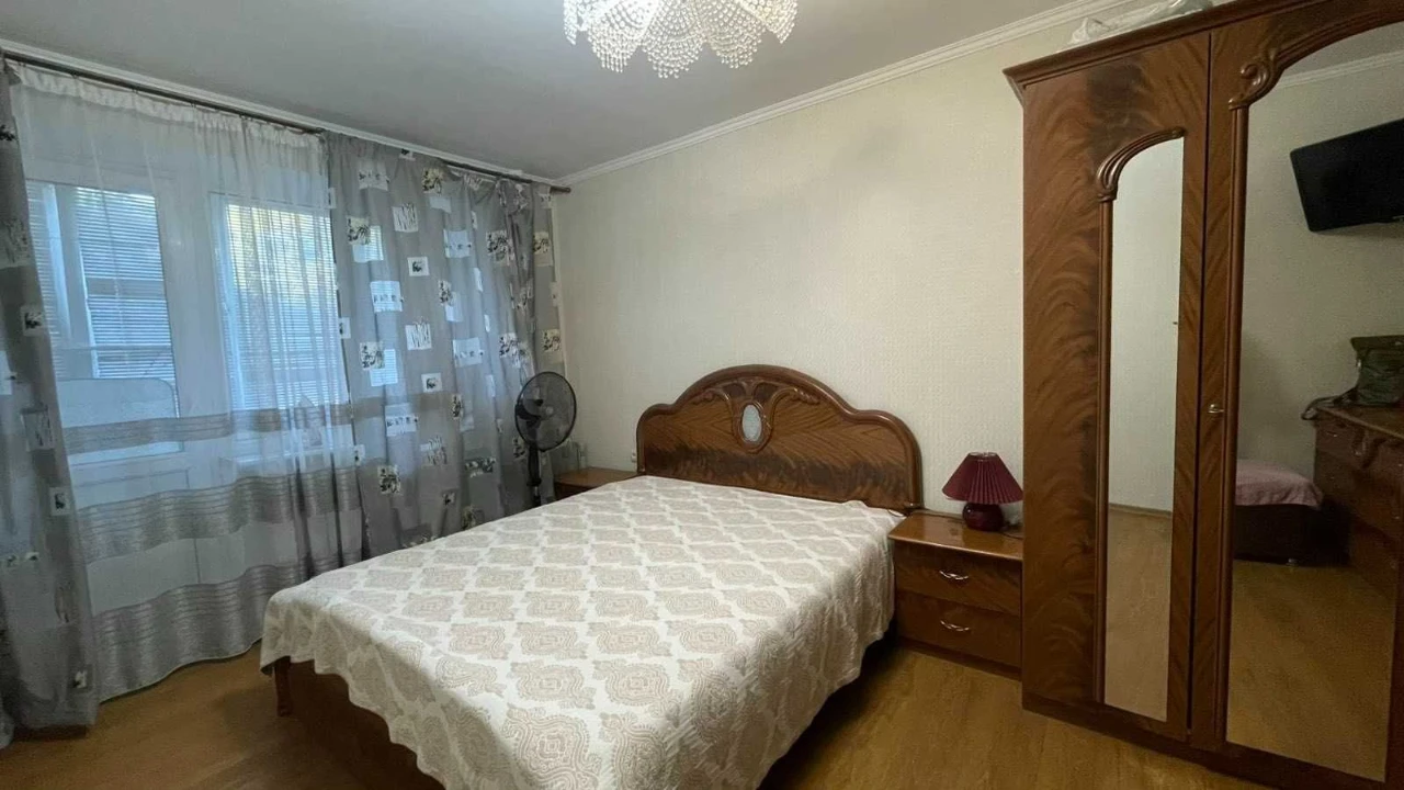 Продам 3к. квартиру на вул. Докова / Великий Фонтан / 5ст. В