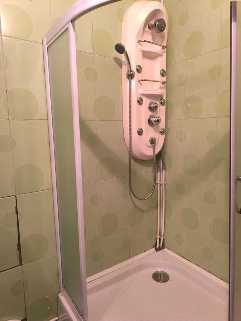 Best Price - Selling 3-room apartment with renovation on street