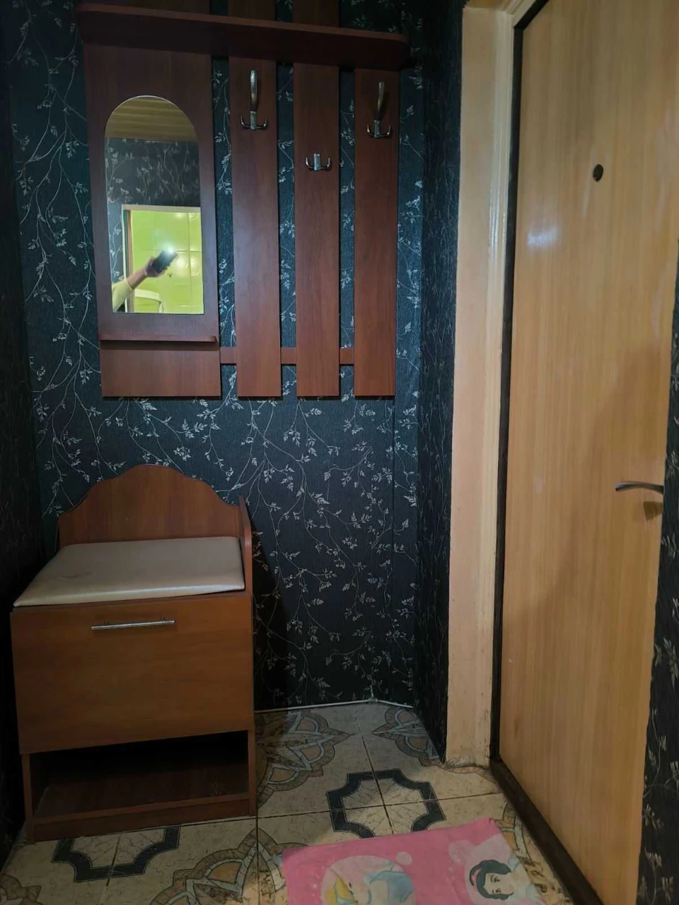 Best Price - Selling 3-room apartment with renovation on street