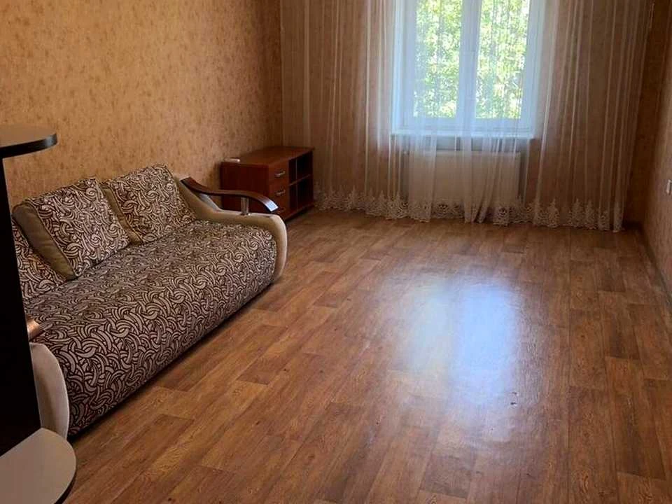 Квартира. Одеса, Середньофонтанська вул.