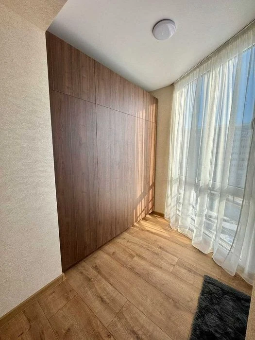 Розкішна 2к квартира в нб. Озерна.Кармелюка