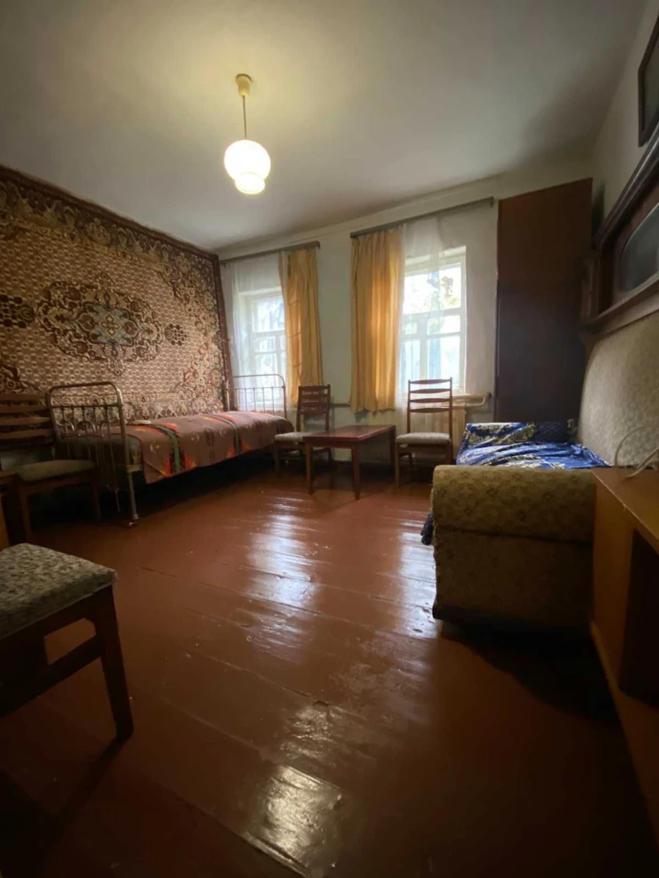Продається половина будинку в Журавлівці.