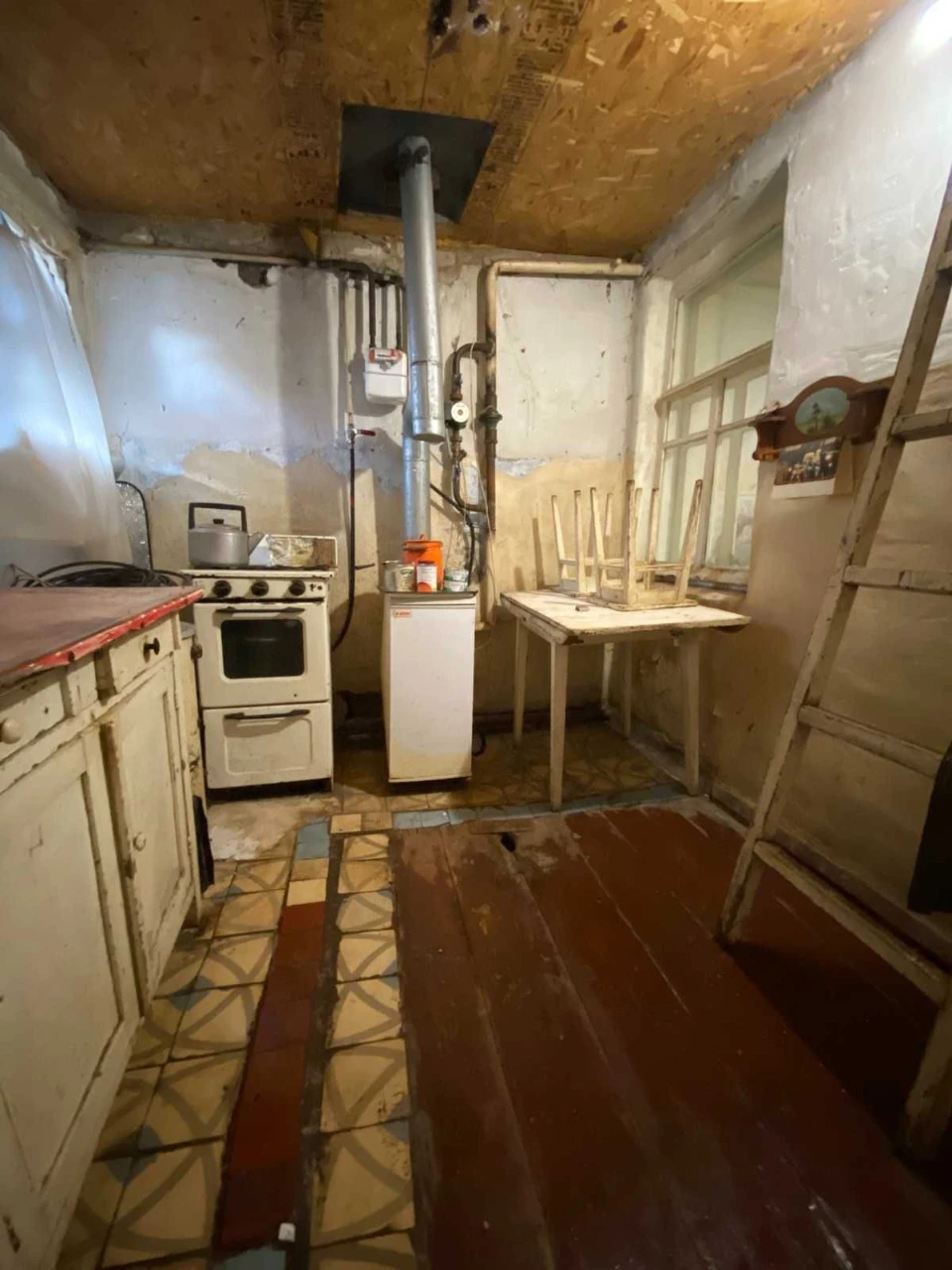 Продається половина будинку в Журавлівці.