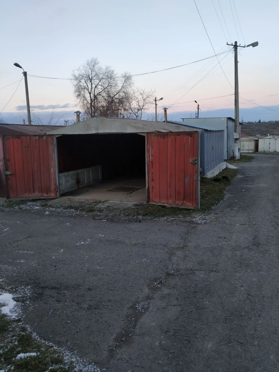 гараж на хуторской коло цементного заводу