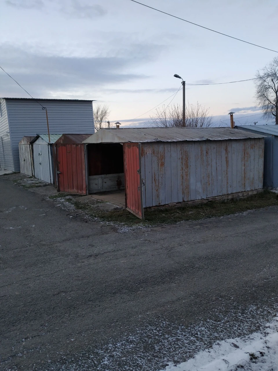 гараж на хуторской коло цементного заводу