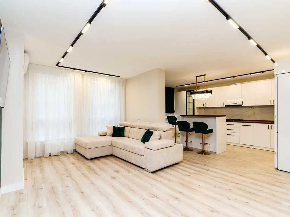 Apartment. Ivano-Frankivsk, Eugene Konovalets Street