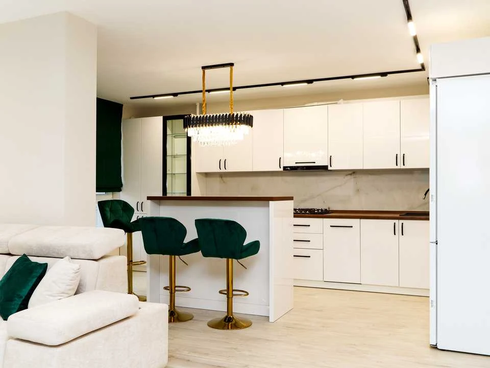 Apartment. Ivano-Frankivsk, Eugene Konovalets Street