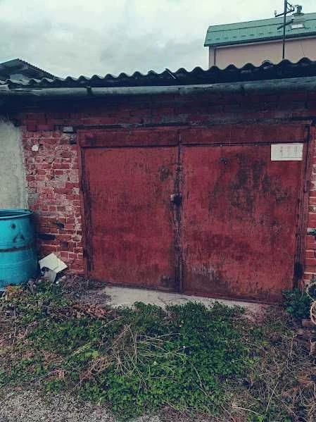 Продається цегляний гараж