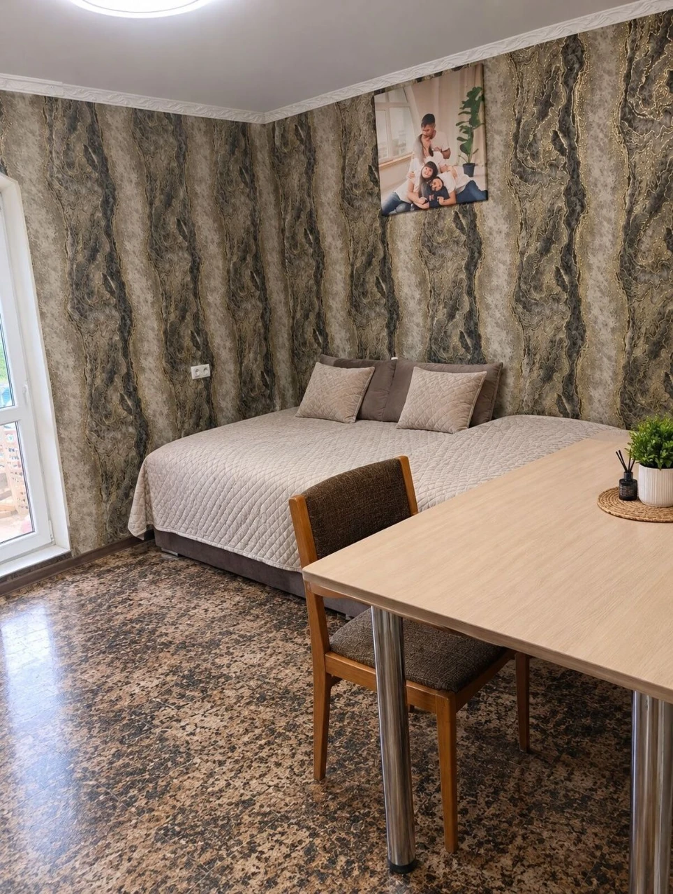 CHEAP SALE OF HOUSE WITH UTILITIES IN VILLAGE of Ruzhyanka -