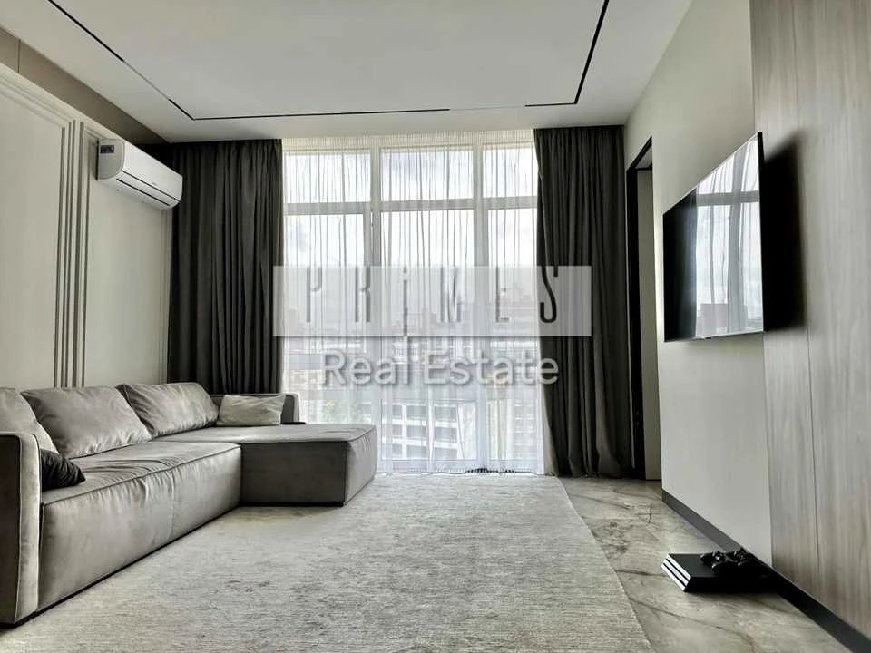 Apartment. Kyiv, Saperne Pole Street