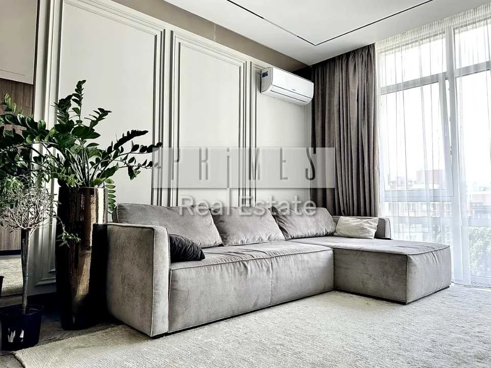 Apartment. Kyiv, Saperne Pole Street