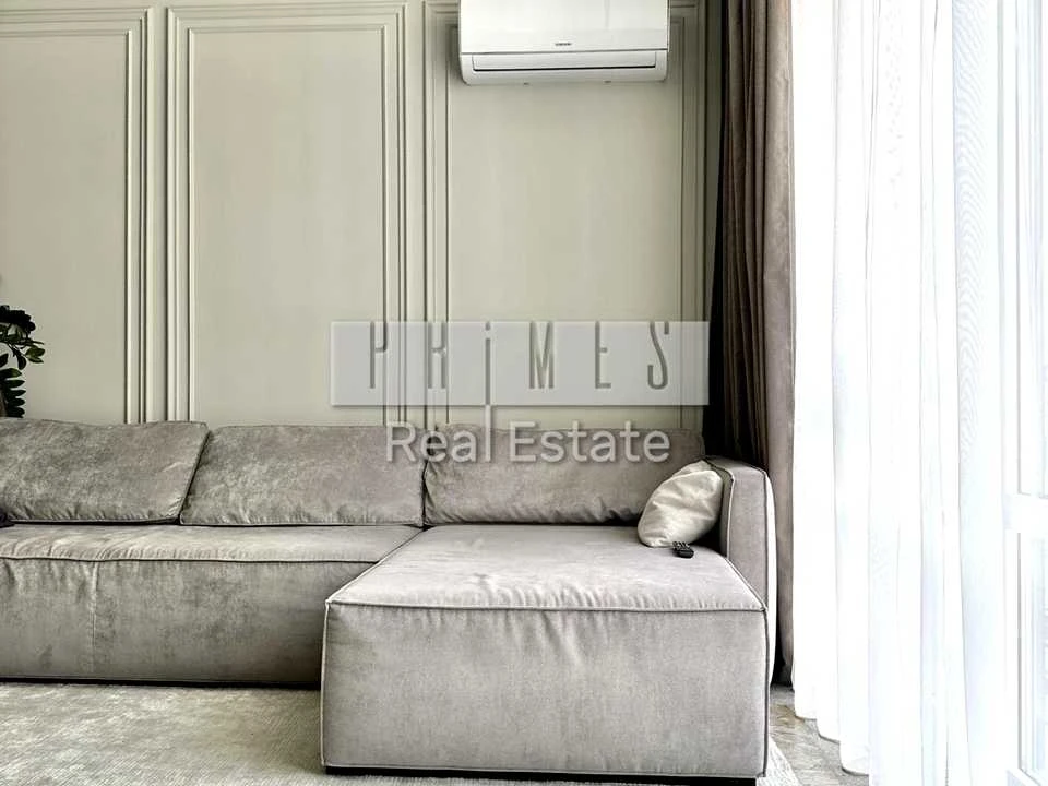 Apartment. Kyiv, Saperne Pole Street
