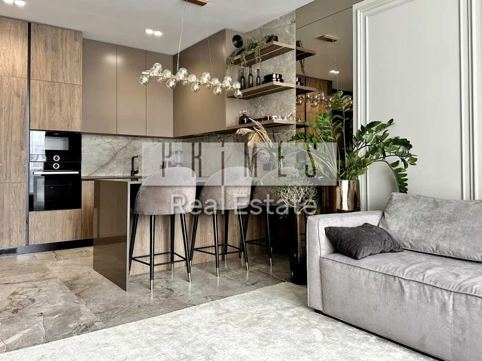 Apartment. Kyiv, Saperne Pole Street