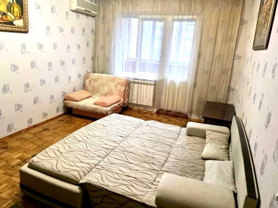 Apartment. Obolon Street, Kyiv