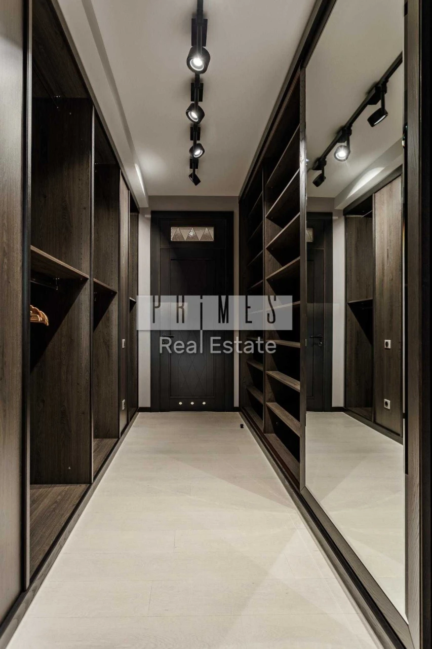 Sale of an Exclusive Apartment at Ivan Mazepa 10, Pechersk Center