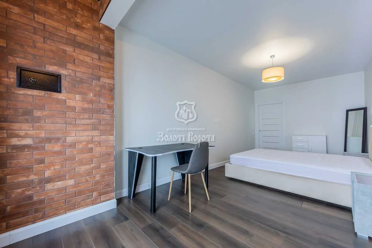 Продам однокімнатну квартиру (46.4 м²) у Києві, Святошинськи