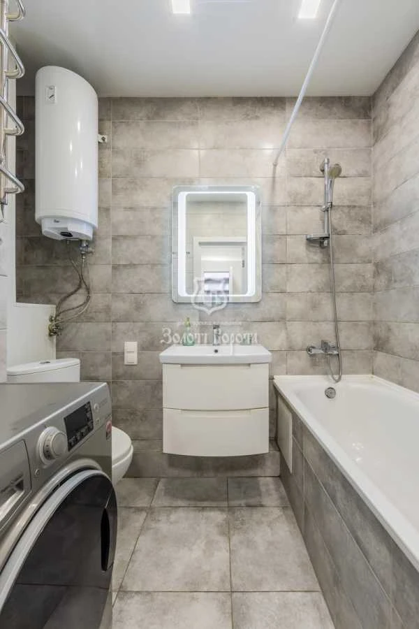 Продам однокімнатну квартиру (46.4 м²) у Києві, Святошинськи