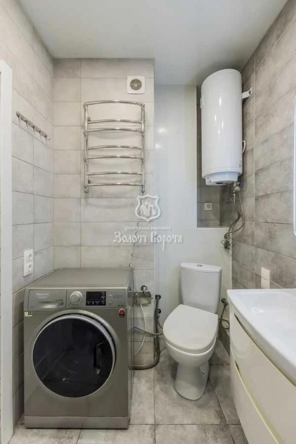 Продам однокімнатну квартиру (46.4 м²) у Києві, Святошинськи