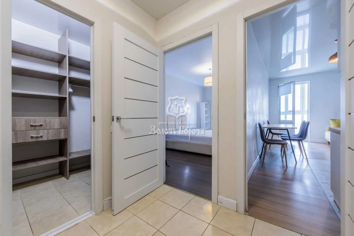 Продам однокімнатну квартиру (46.4 м²) у Києві, Святошинськи