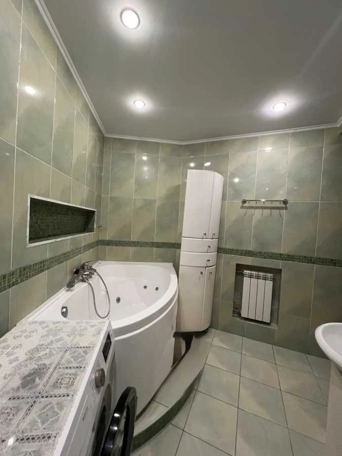 Продам двокімнатну квартиру (81 м²) у Києві, Оболонський рай