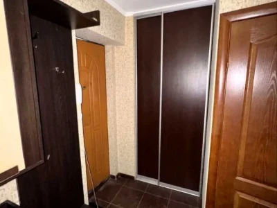 Apartment. Dnipro, residential area Topola-1, street.