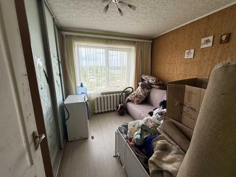 Продається 4-кімнатна квартира з ремонтом, меблями, на вул. Квартальній