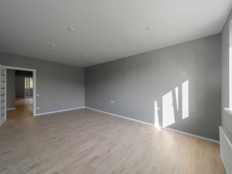 Apartment. Pereomohy Street