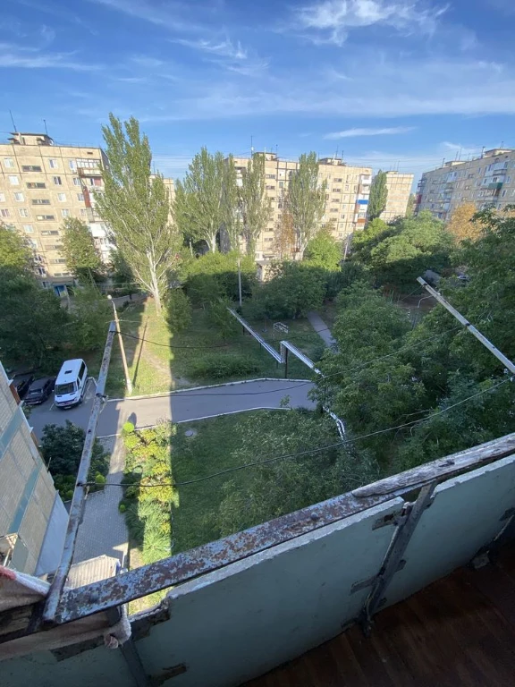 For sale small apartment, corner, Deсантная 1
