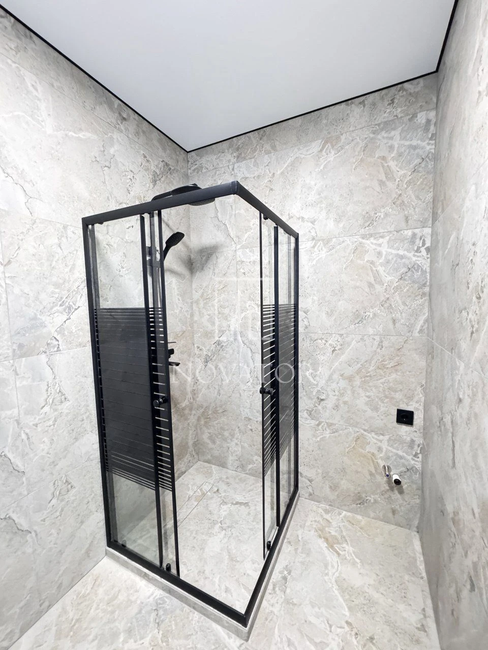 Urgent sale of a newly renovated one-bedroom apartment