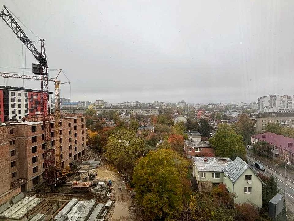 Apartment. Ivano-Frankivsk, Stepan Bandery st.