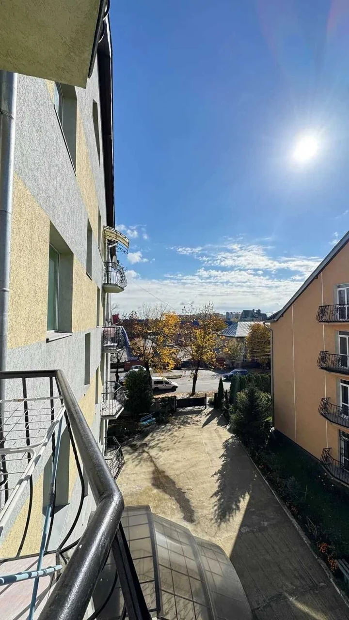 Sale of a 3-room apartment + Garage. Building of club type.