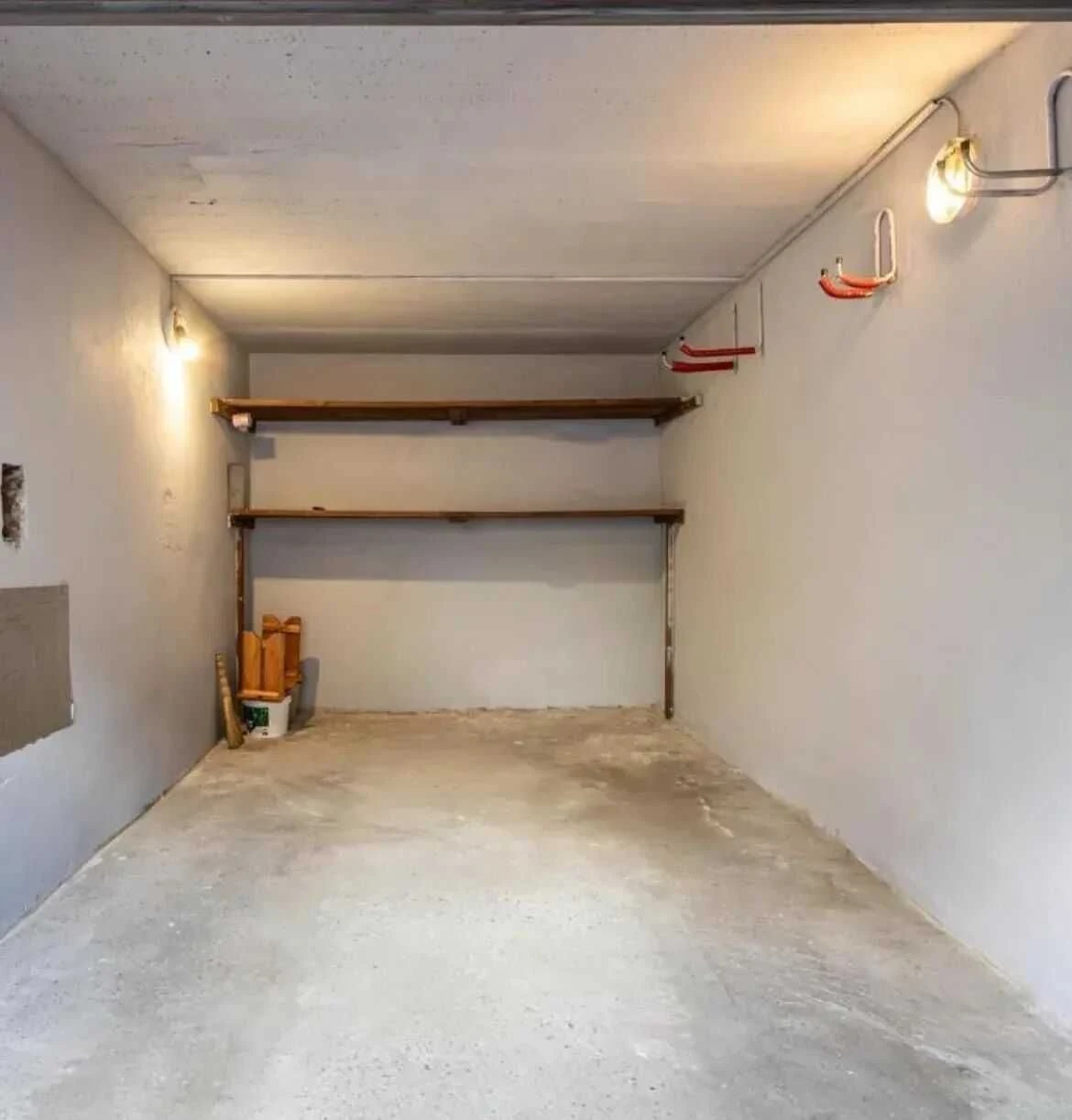 Sale of a 3-room apartment + Garage. Building of club type.