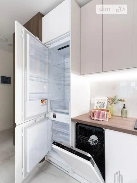 Продаж 1к квартири 50 кв. м на вул. Михайла Максимовича 28К