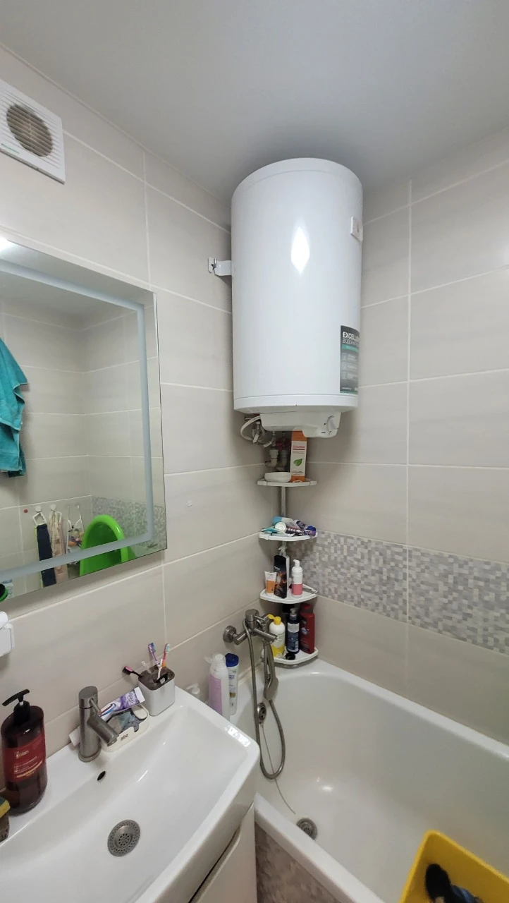 1 bedroom! Large Apartment from OWNER!! District