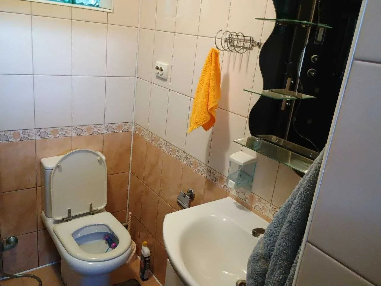 Продається будинок, 13.95 сотки, недалеко от торгового центра "Буковина Молл" и METRO