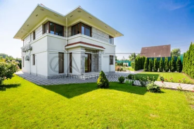 4 rooms house, 212 m² in Fastov