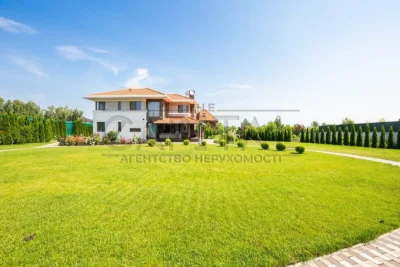 4 rooms house, 212 m² in Fastov