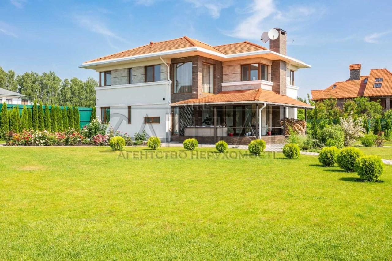 4 rooms house, 212 m² in Fastov