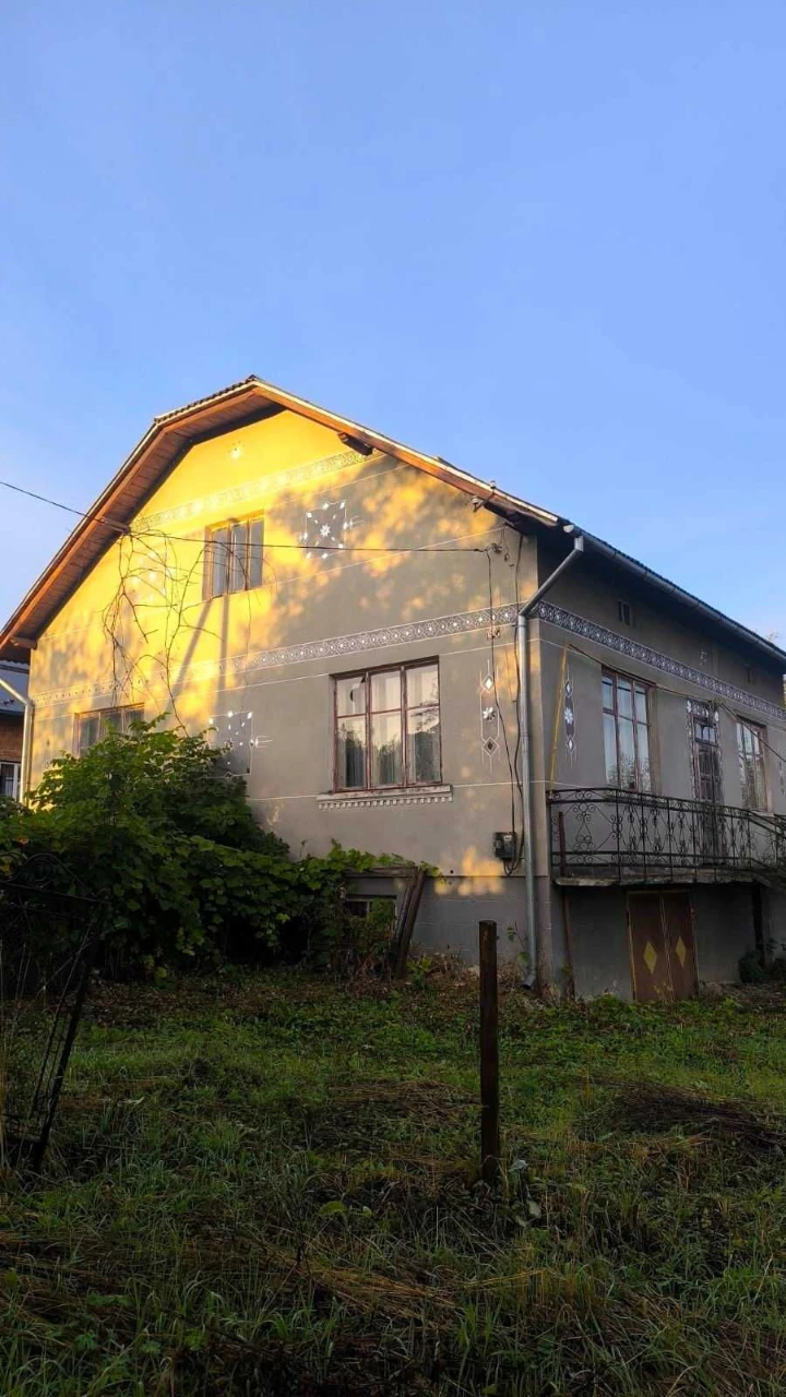 Продається цегляний будинок 104 м.кв. в м. Дрогобич, вул. Лю