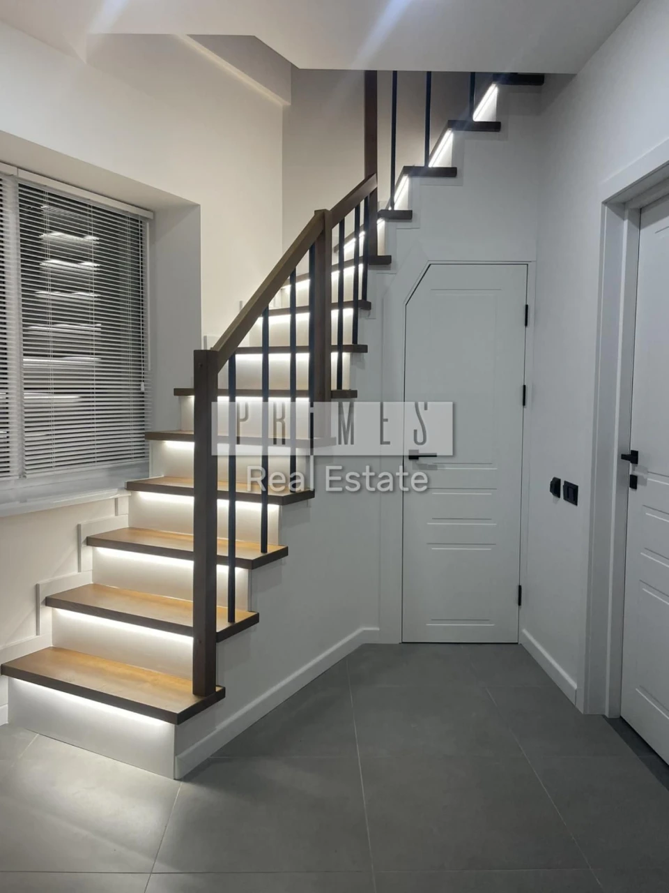Sale of House, Kyiv, 130 m², 6 rooms, plot of 6 acres, 2 floors