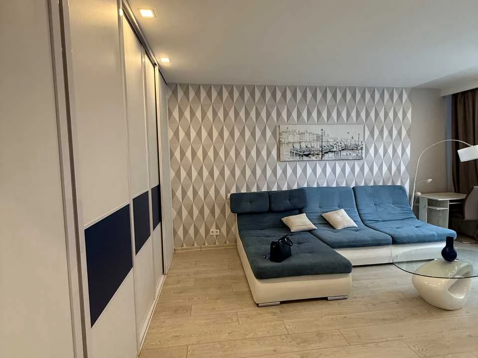 Apartment. Odesa, Valeriy Samofało вул.