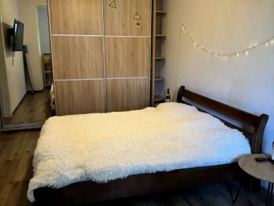 Оренда квартири 2-кімн. 52 м² 2/5 пов.