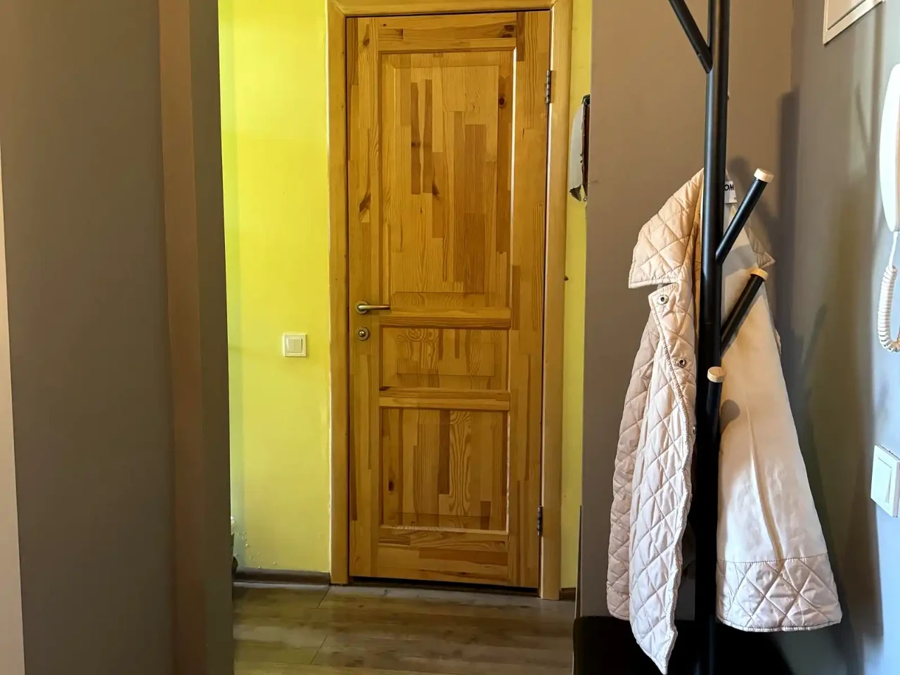 Оренда квартири 2-кімн. 52 м² 2/5 пов.