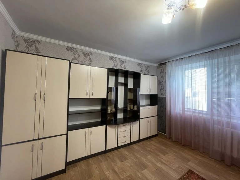 2-room apartment in a brick building, 3rd floor. Certificate