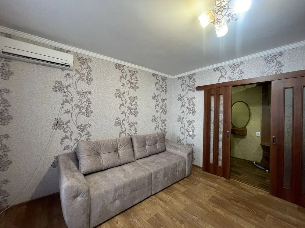 2-room apartment in a brick building, 3rd floor. Certificate