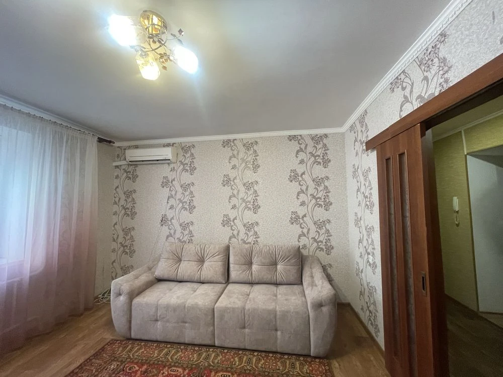 2-room apartment in a brick building, 3rd floor. Certificate