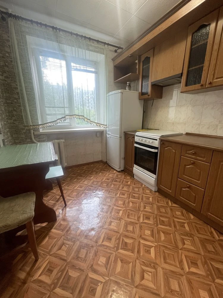 2-room apartment in a brick building, 3rd floor. Certificate
