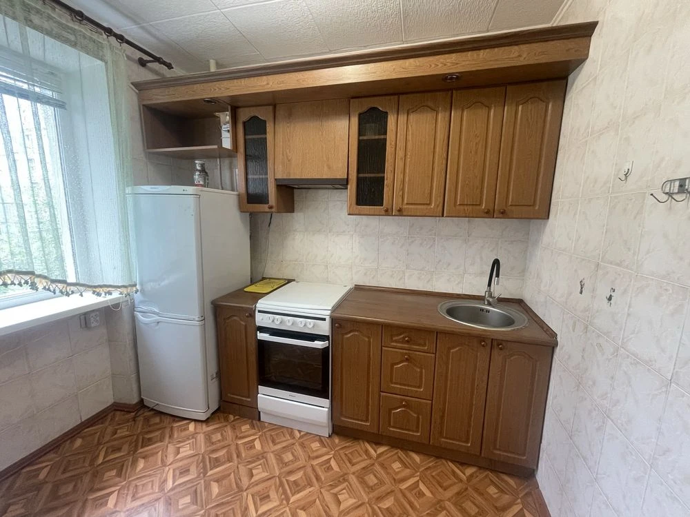 2-room apartment in a brick building, 3rd floor. Certificate