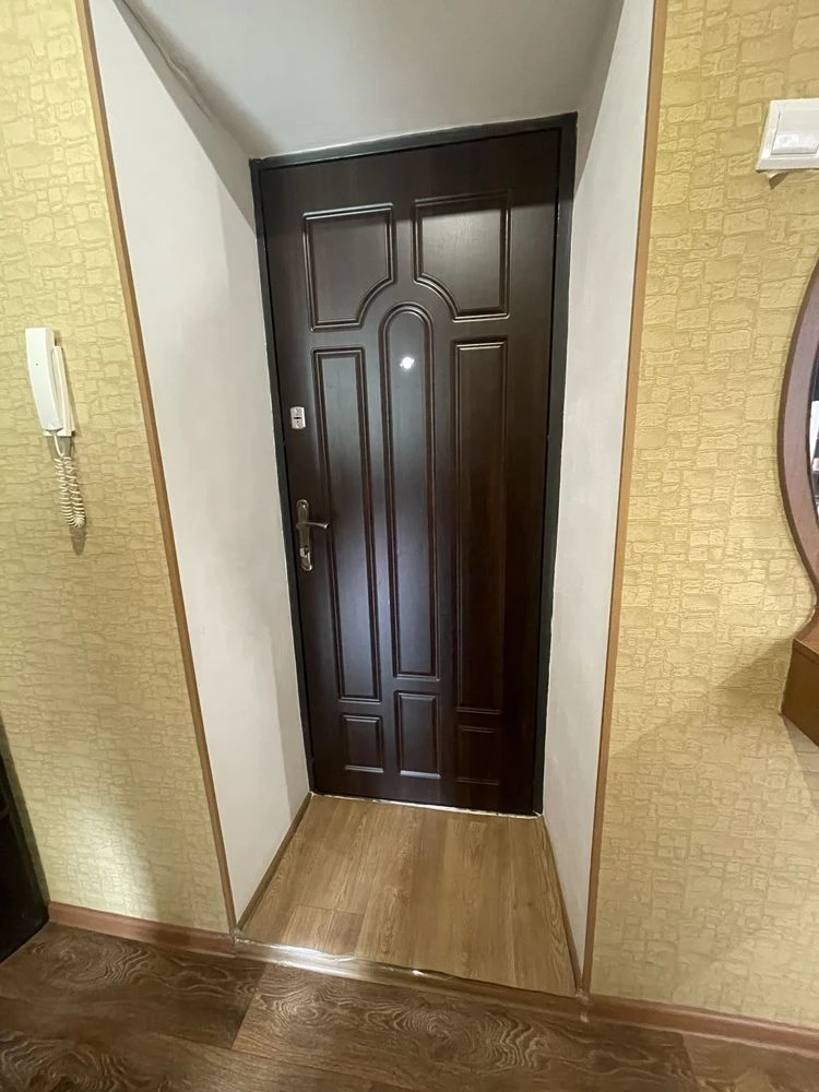 2-room apartment in a brick building, 3rd floor. Certificate
